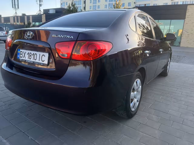 Hyundai Elantra - зображення 3