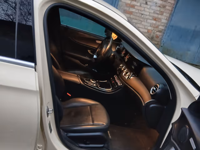 Mercedes-Benz E-Класс - зображення 4