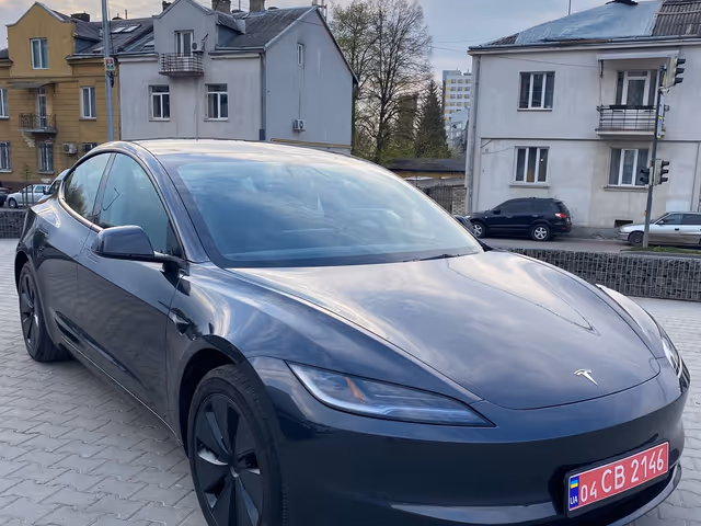 Tesla Model 3 - зображення 5