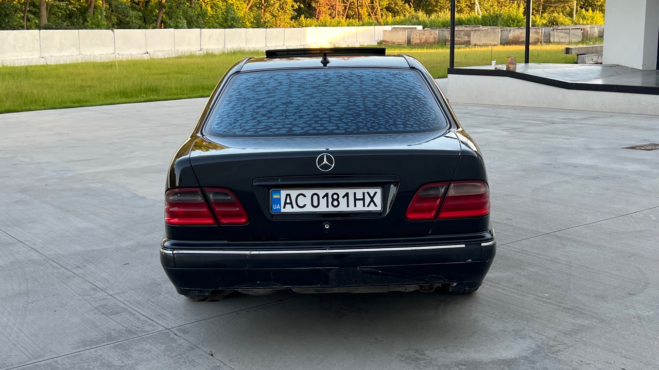 Mercedes-Benz E-Класс - фото 12