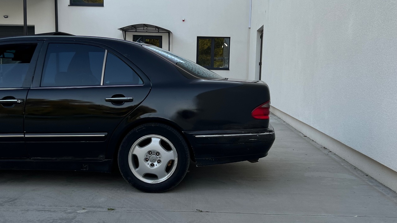 Mercedes-Benz E-Класс - фото 31