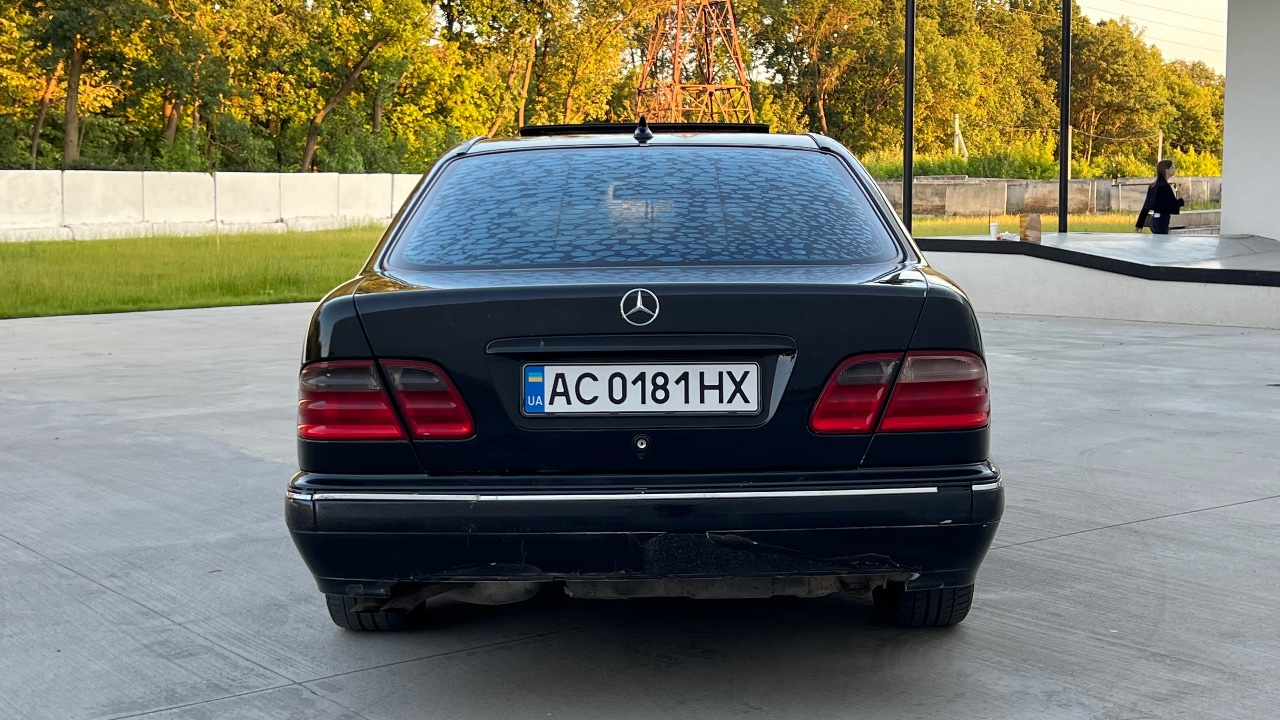 Mercedes-Benz E-Класс - фото 17