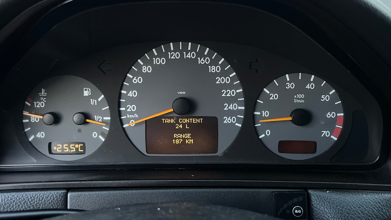 Mercedes-Benz E-Класс - фото 22