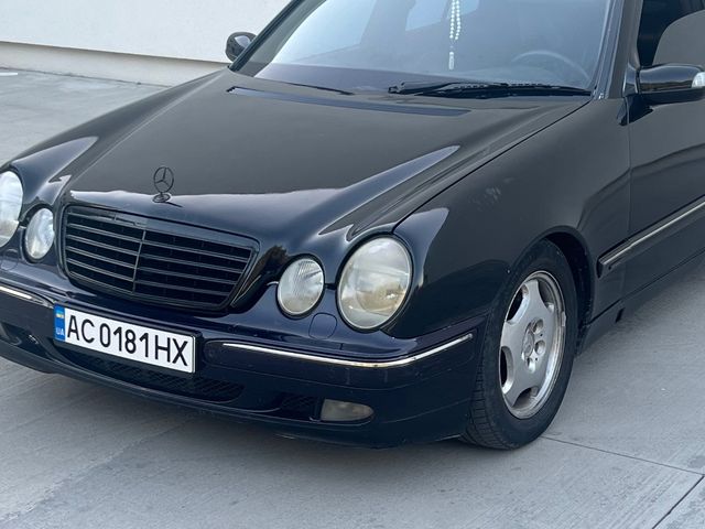 Mercedes-Benz E-Класс - фото 5