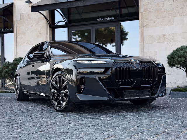 BMW 7 серії - зображення 1