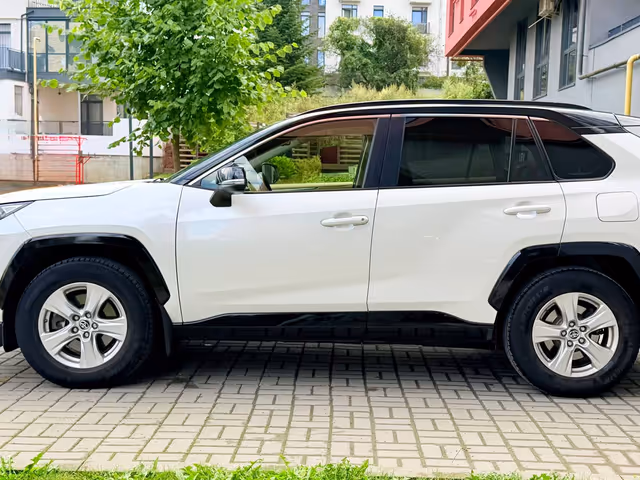 Toyota RAV4 - зображення 4