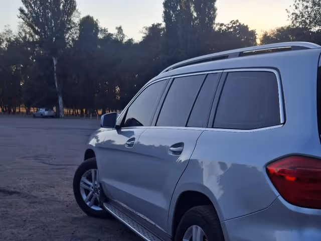 Mercedes-Benz GL-Класс - зображення 4