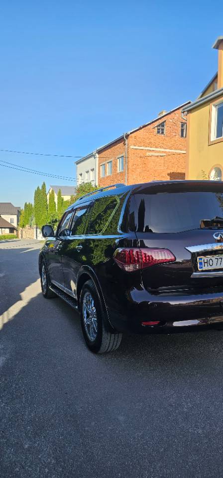 Infiniti QX56 - фото 7