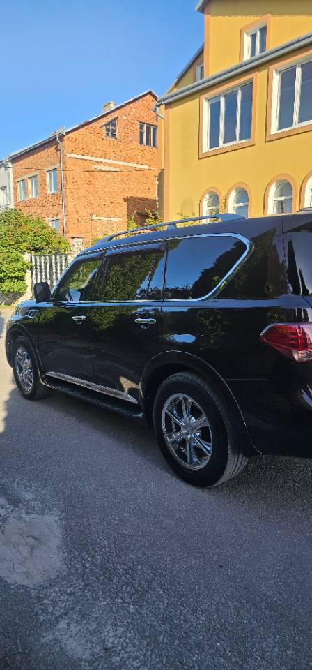 Infiniti QX56 - фото 8