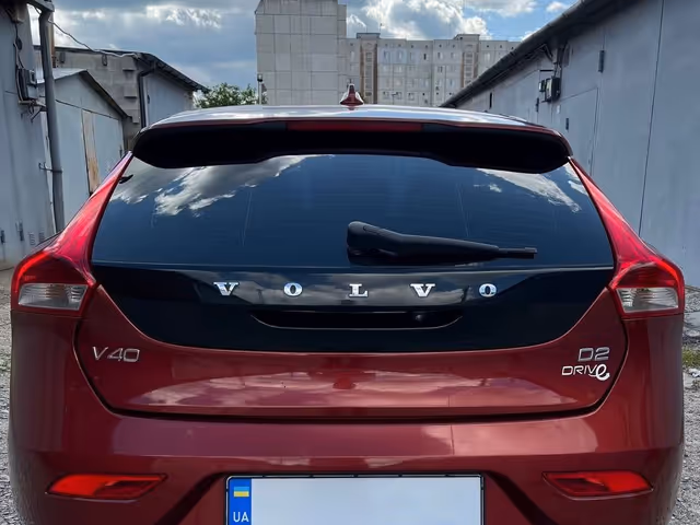 Volvo V40 - зображення 2