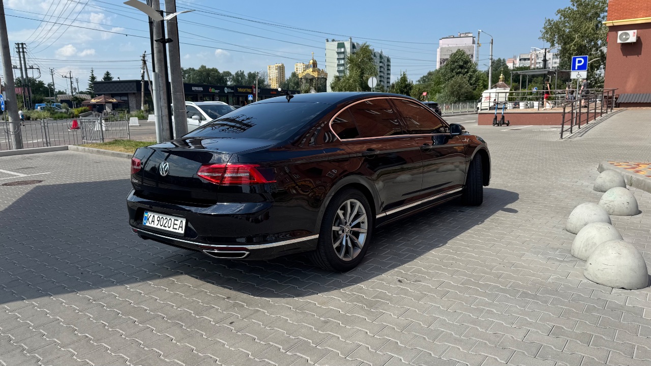 Volkswagen Passat - фото 2