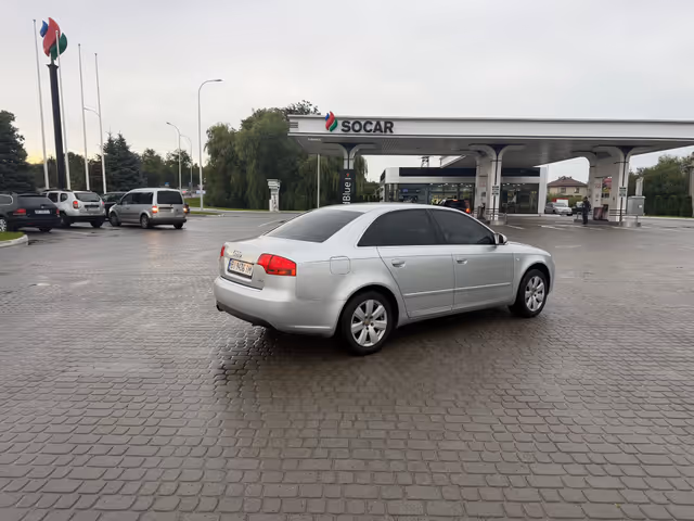 Audi A4 - зображення 2