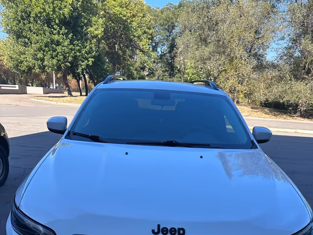 Jeep Cherokee - зображення 3