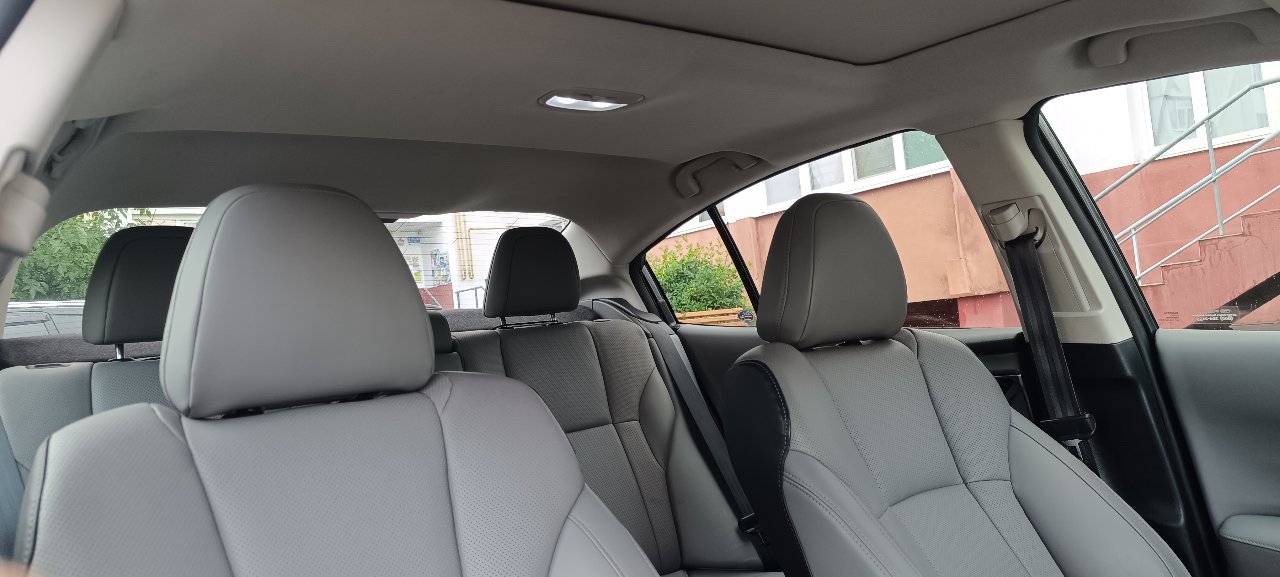 Subaru Legacy - фото 7