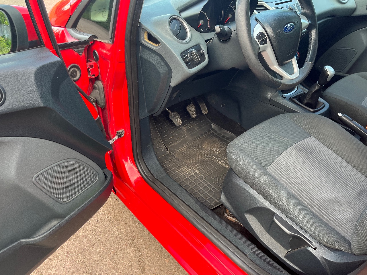 Ford Fiesta - фото 8