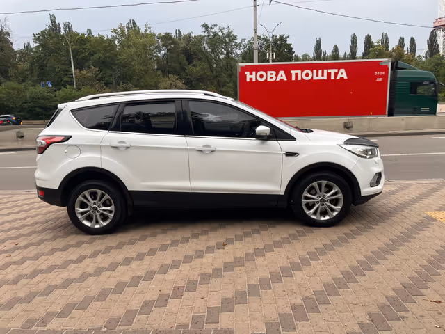 Ford Kuga - зображення 4