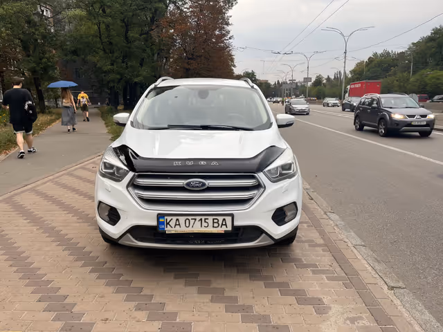 Ford Kuga - зображення 2