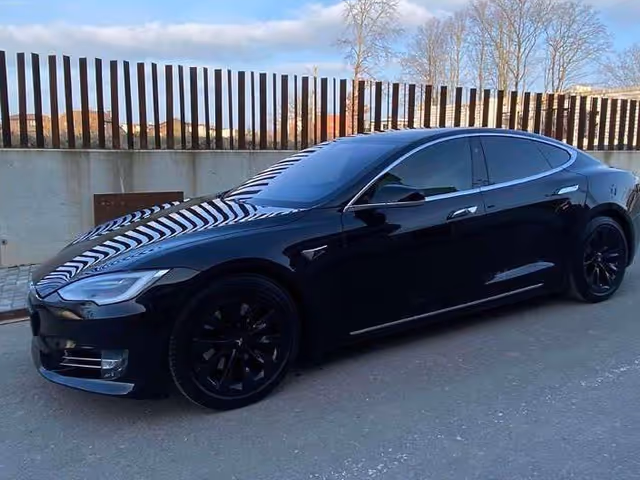 Tesla Model S - зображення 4