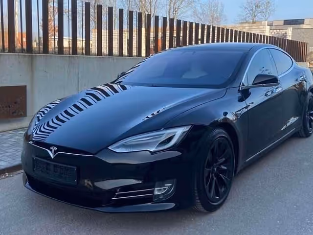 Tesla Model S - зображення 3
