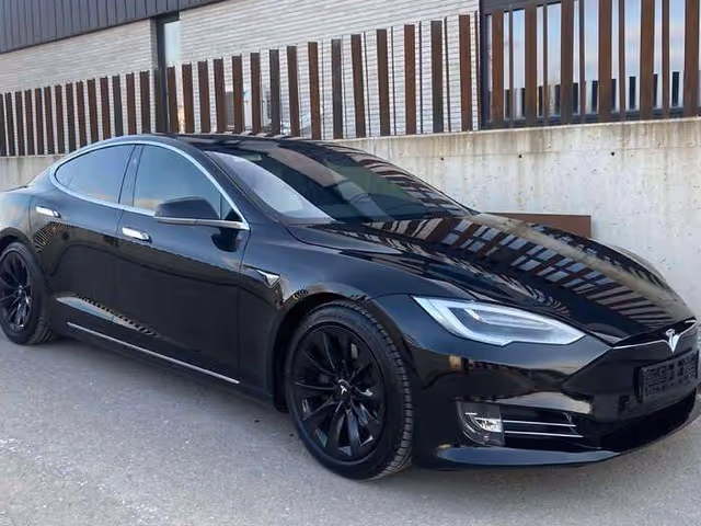 Tesla Model S - зображення 5