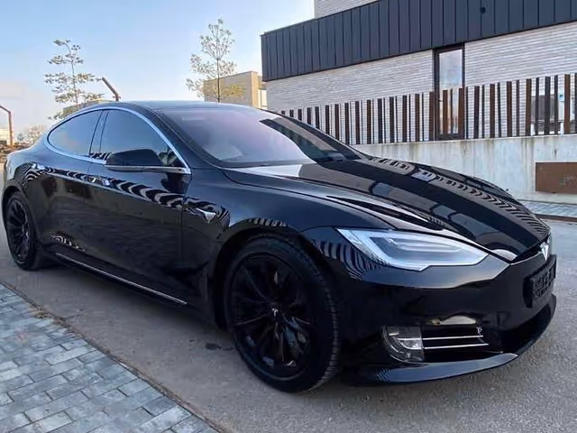 Tesla Model S - зображення 2