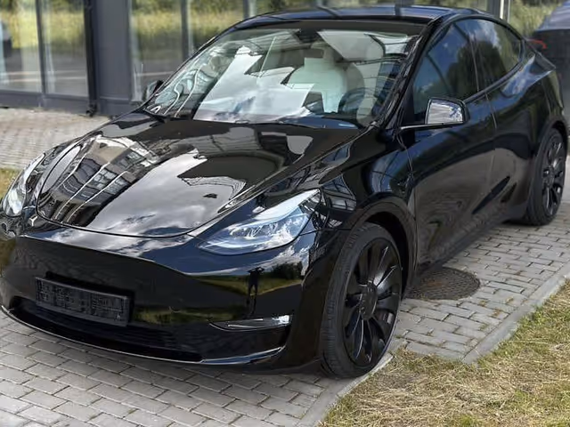 Tesla Model Y - зображення 2