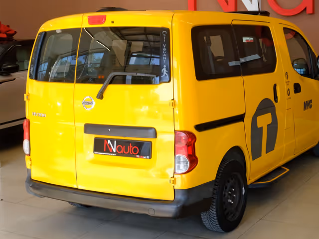 Nissan NV200 - зображення 5