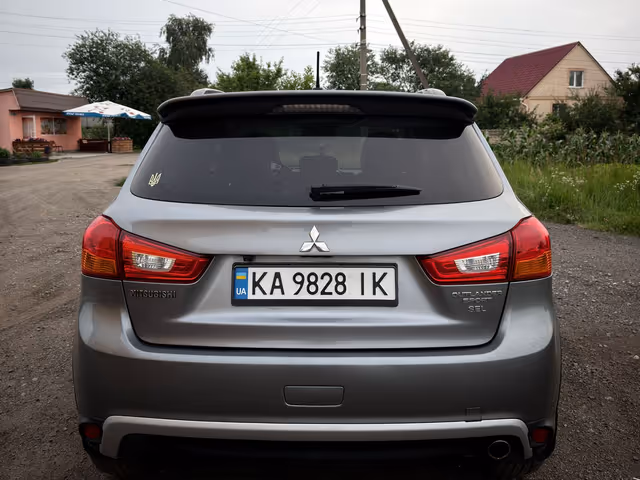 Mitsubishi Outlander - зображення 3