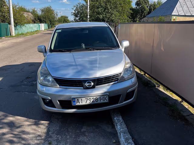 Nissan Tiida - зображення 4