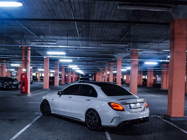 Mercedes-Benz C-Класс AMG - зображення 5