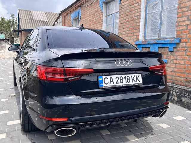 Audi A4 - зображення 1