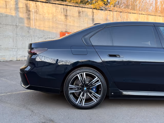 BMW i7 - зображення 4