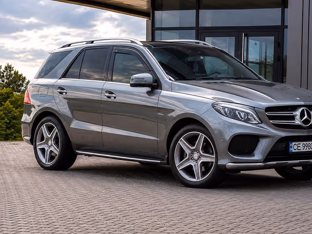 Mercedes-Benz GLE - зображення 3