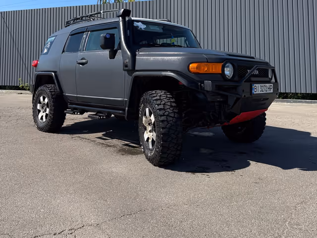 Toyota FJ Cruiser - зображення 2
