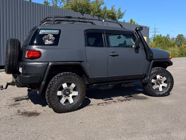 Toyota FJ Cruiser - зображення 4