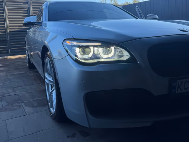 BMW 7 серії - зображення 3