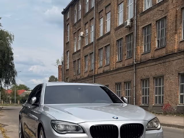 BMW 7 серії - зображення 1