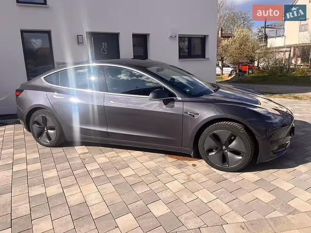 Tesla Model 3 - зображення 2