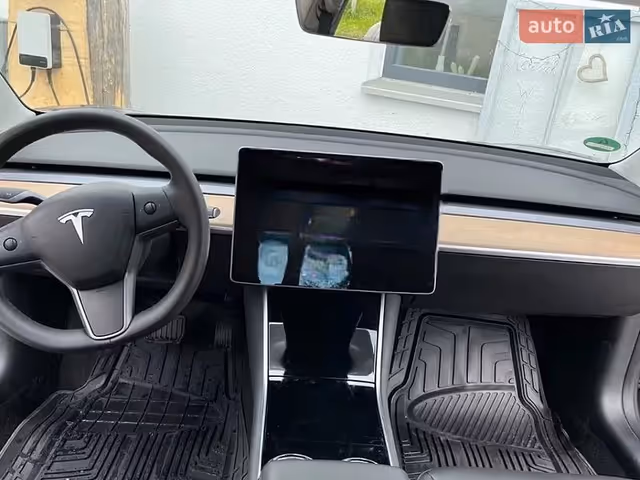 Tesla Model 3 - зображення 4