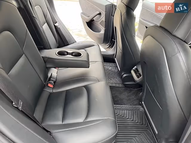 Tesla Model 3 - зображення 3