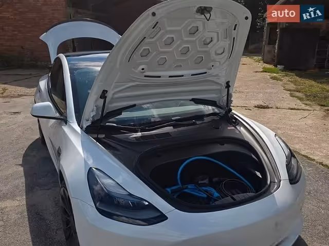 Tesla Model 3 - зображення 4