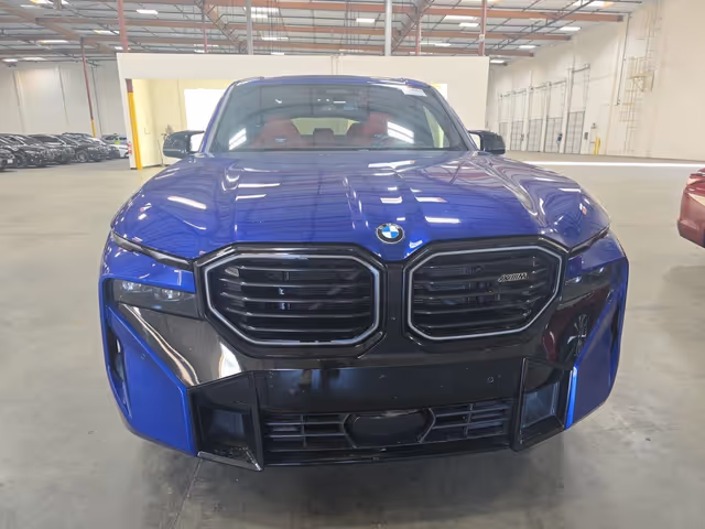 BMW XM - зображення 1