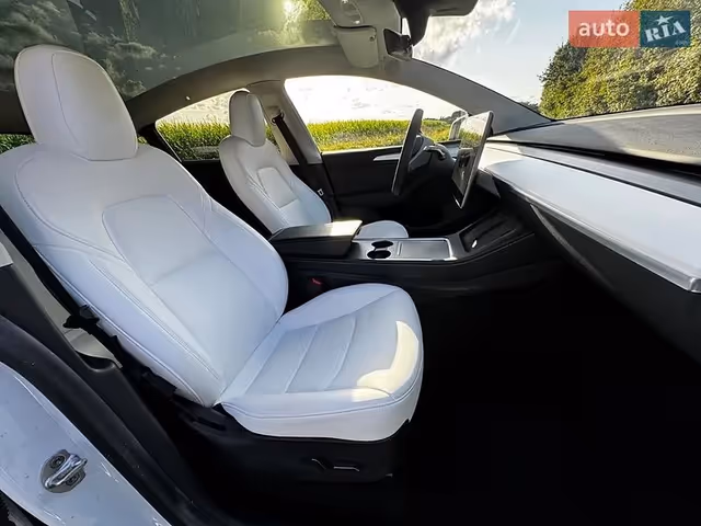 Tesla Model 3 - зображення 2