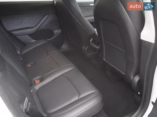 Tesla Model Y - зображення 3
