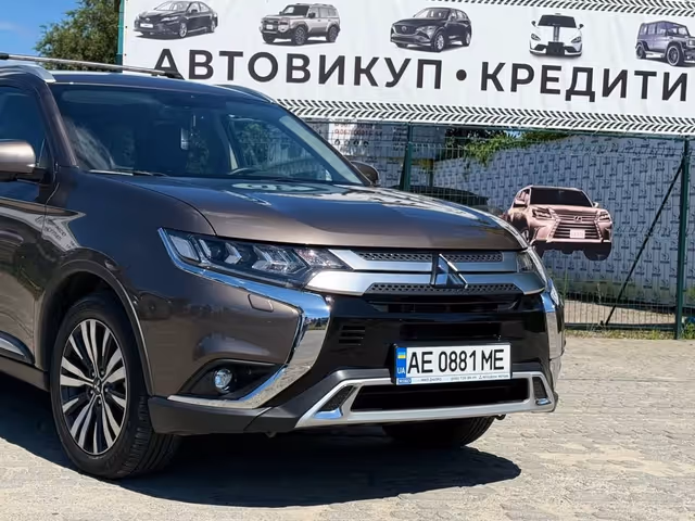 Mitsubishi Outlander - зображення 4