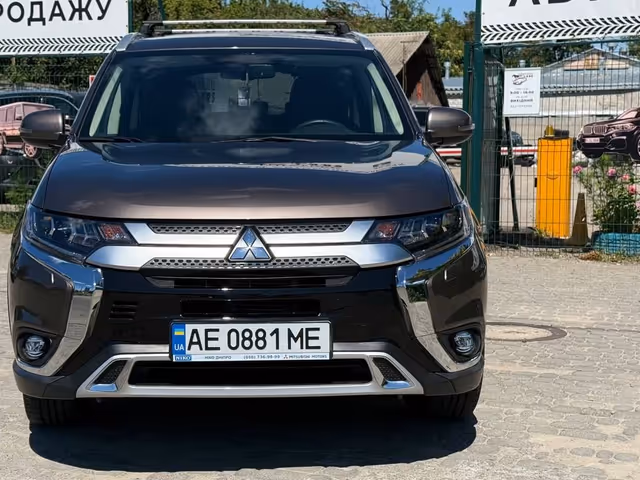 Mitsubishi Outlander - зображення 3
