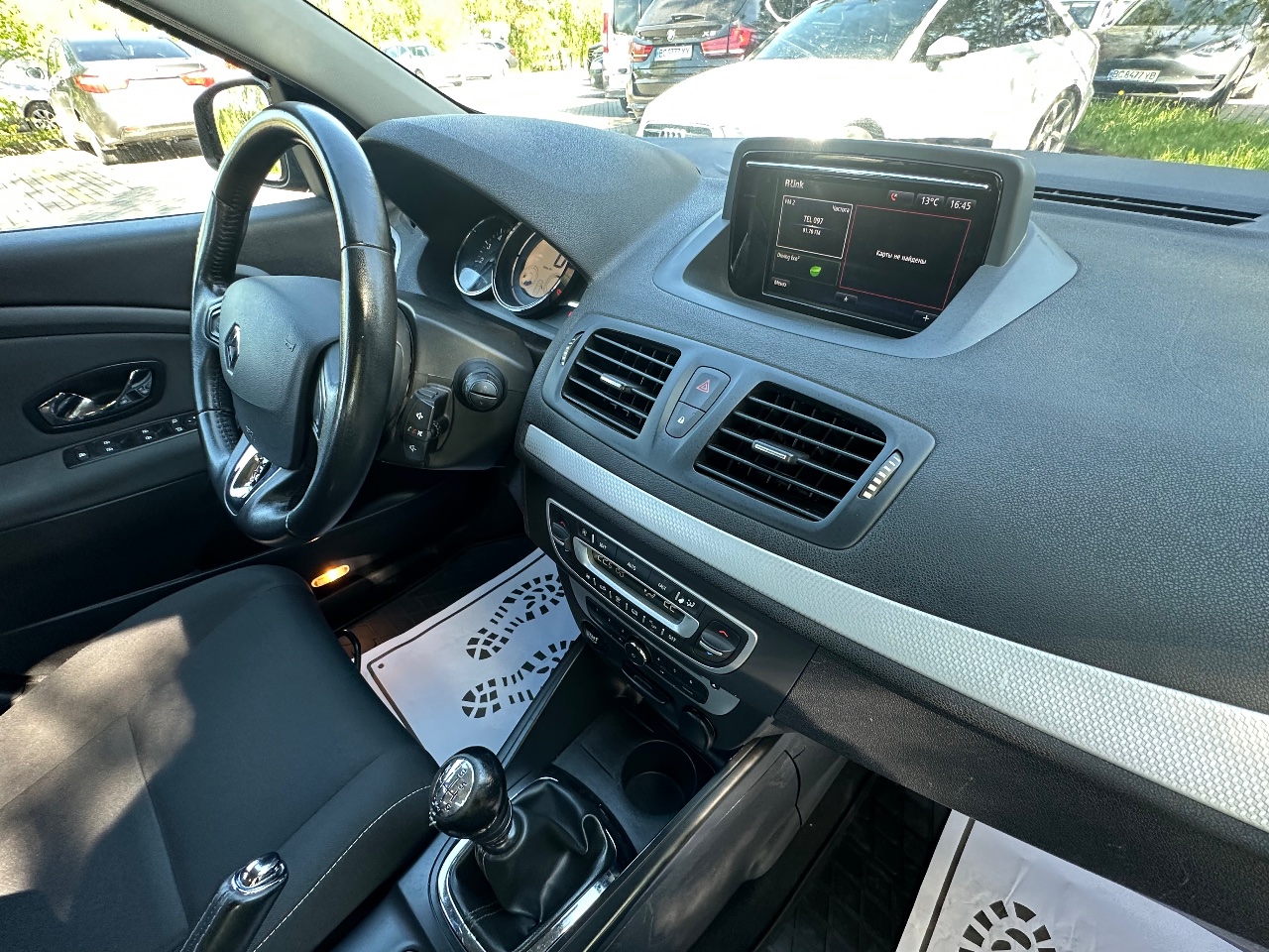 Renault Megane - фото 11