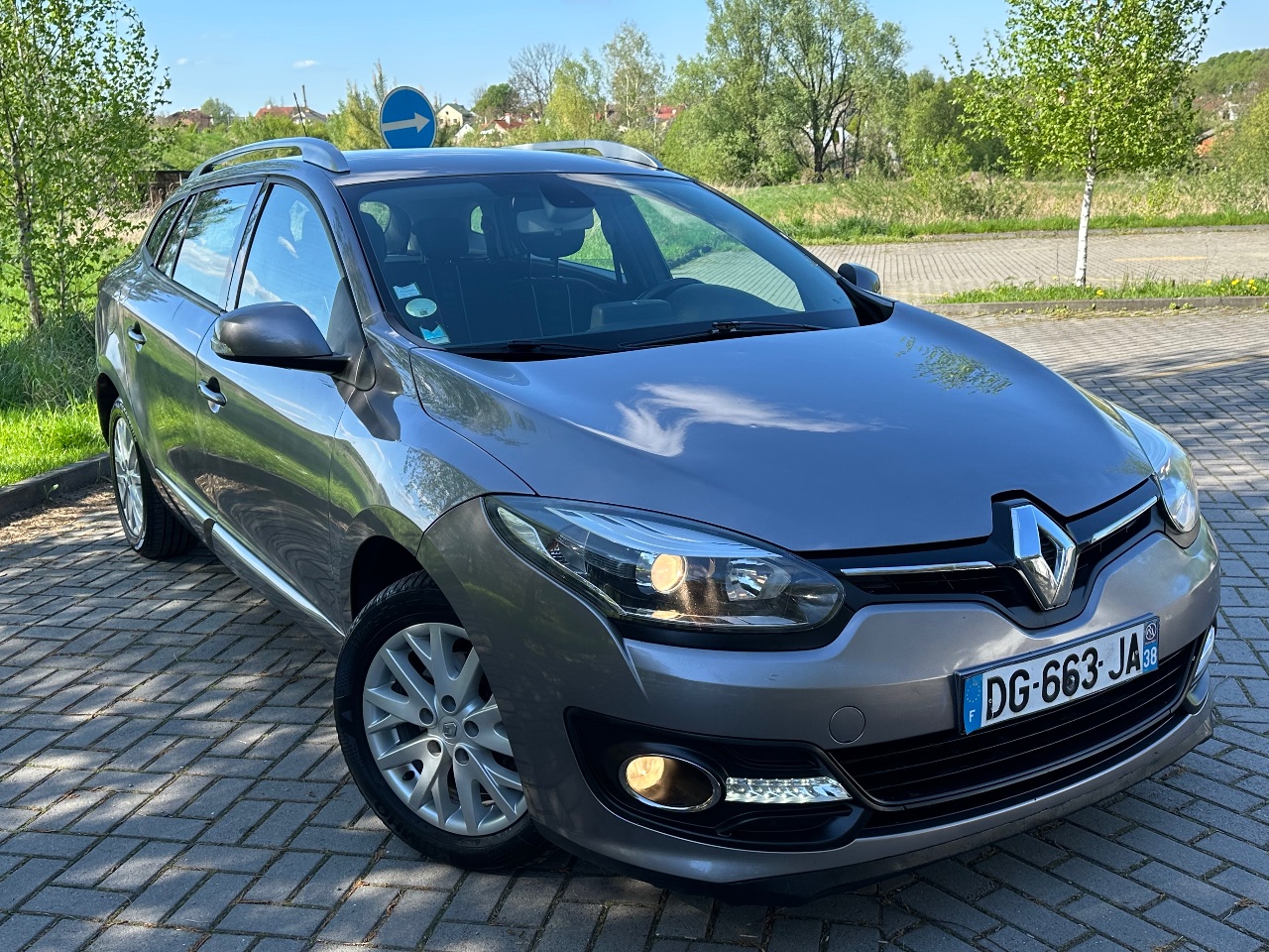 Renault Megane - фото 1