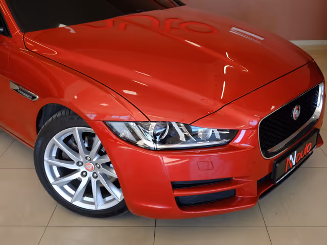 Jaguar XE - зображення 3
