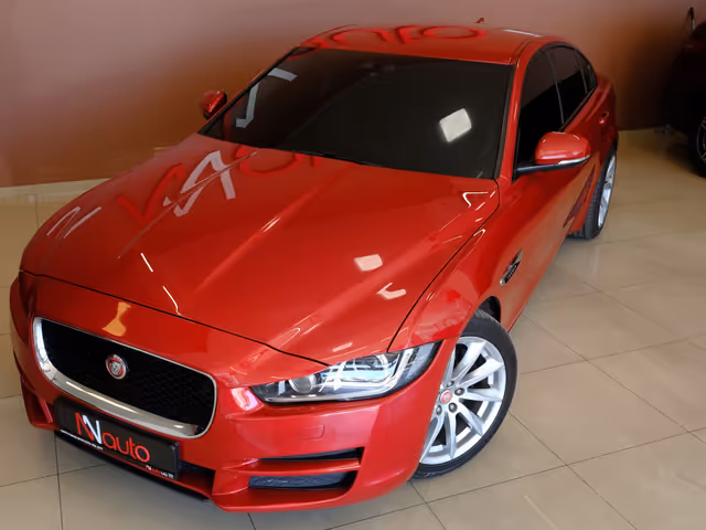 Jaguar XE - зображення 2